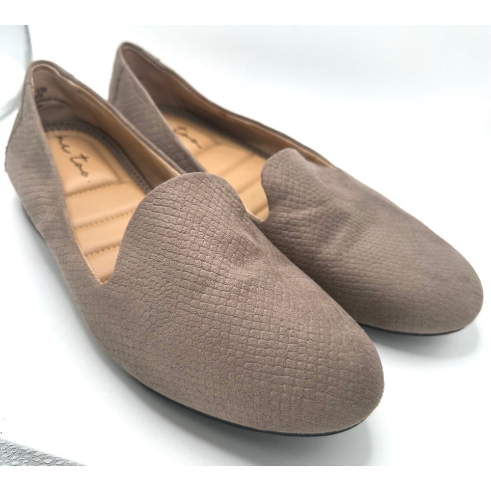 Me Too womens Flats taupe yazi loafer size  8.5M
